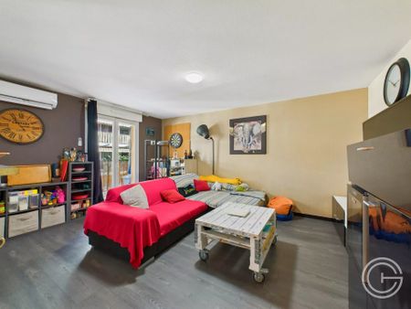 Location Appartement 2 pièces 44m² NICE 06300 - Photo 2