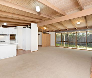 Within minutes to the beach - Photo 5