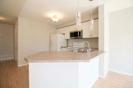 For Lease - 26 Kendrick Court, Hamilton, Ontario - Photo 4