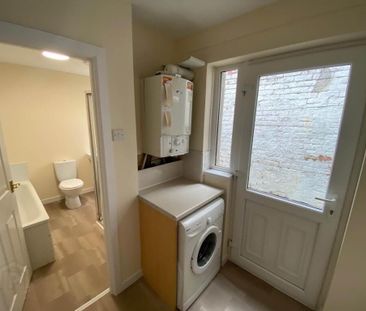 106 My Lady`s Road, Ravenhill, Belfast, BT6 8FB - Photo 4