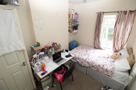 Room For Rent Broadway, Pontypridd - Photo 3