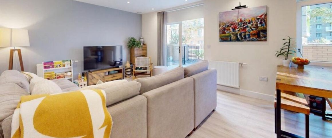 2 Bed Flat, Falcondale Court, NW10 - Photo 1