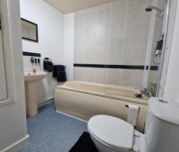 2 bedroom terraced house to rent - Photo 1