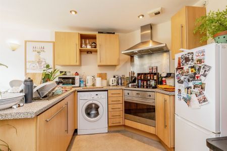 Deanery Road, Bristol - Photo 4