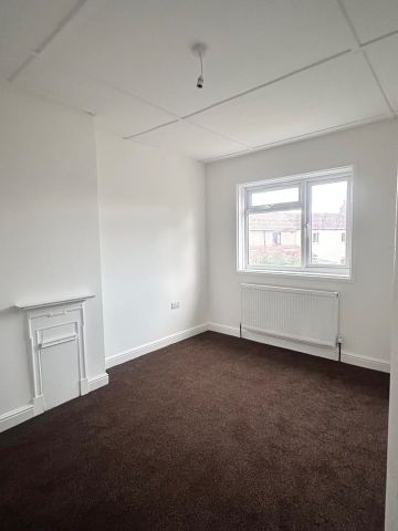 3 Bed Terraced House, Hornfair Road, SE7 - Photo 4