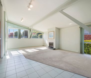 4 Macauleys Headland Drive, Coffs Harbour NSW 2450 - House For Rent... - Photo 2