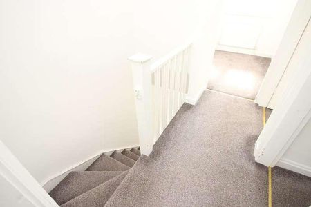 Brookside, Uxbridge, UB10 - Photo 5