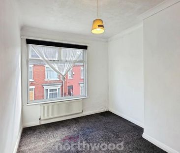 3 bedroom end of terrace house to rent - Photo 5