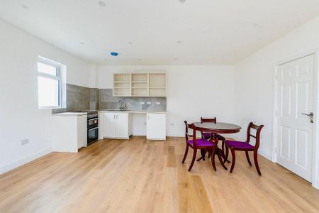 3 bedroom apartment to rent - Photo 5