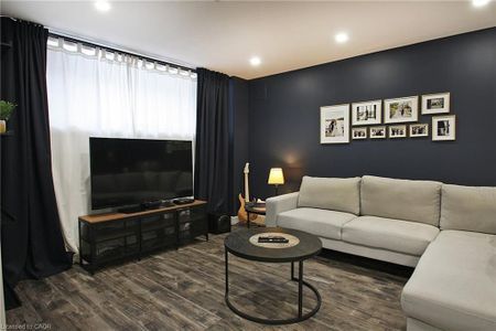 For Lease - 23 Scarletwood Street, Hamilton, Ontario - Photo 2