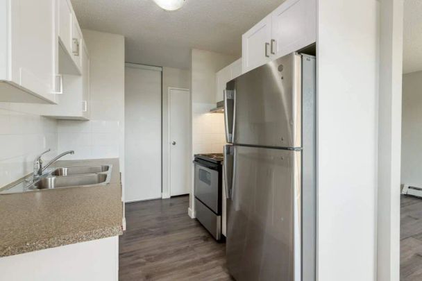 - 2 Bedroom at Matthew Manor - Photo 1