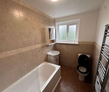 Waverley Road, London, SE25 - Photo 3