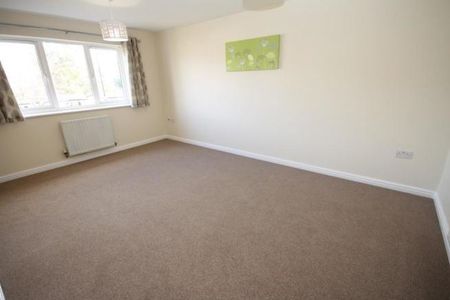 3 bedroom apartment to rent - Photo 4
