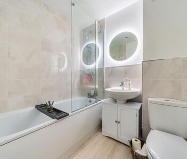 2 bedroom semi-detached house to rent - Photo 6