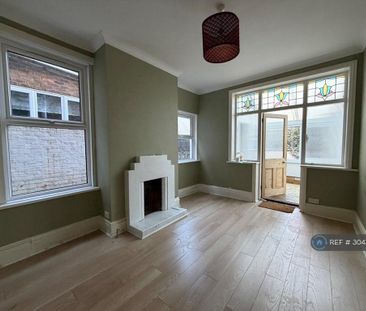 3 bedroom terraced house to rent - Photo 4