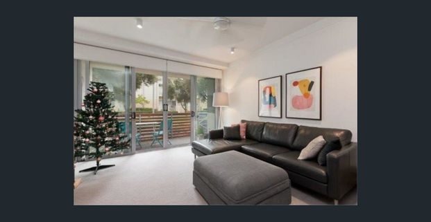 Fully Furnished Beachside Apartment 6 Month Lease - Photo 1