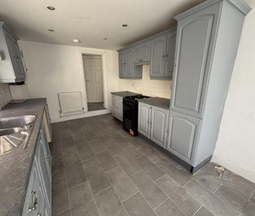 3 bedroom terraced house to rent - Photo 2