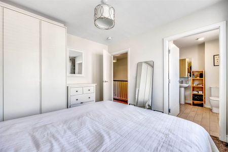 17 Larkfield View, Clay Farm, Leopardstown, Dublin 18, County Dublin - Photo 4