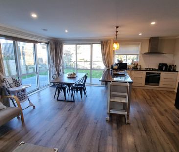 102 Melksham Drive, Churton Park - Photo 6