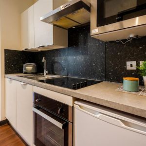 1 bedroom flat to rent - Photo 2