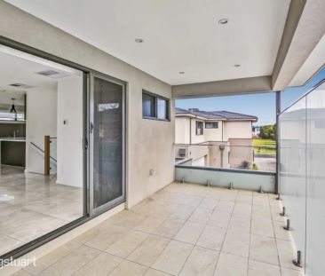 The Epitome of Beachside Living - Photo 4