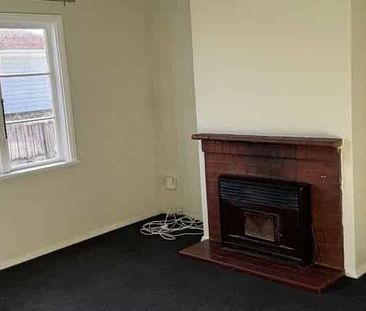 Charming 3-Bedroom Home in Roslyn - Photo 1