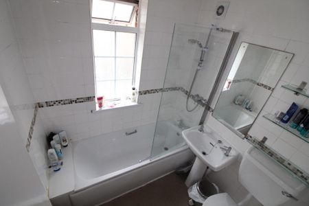1 bedroom property to rent - Photo 4