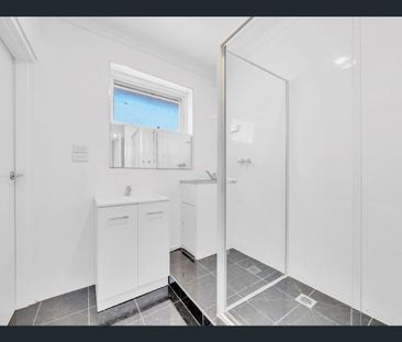 Convenient Two-Bedroom Apartment in Prime Carnegie Location - Photo 6