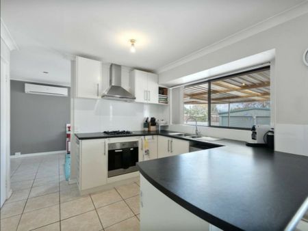 Spacious Family Home in Prime Heathridge Location - Photo 4