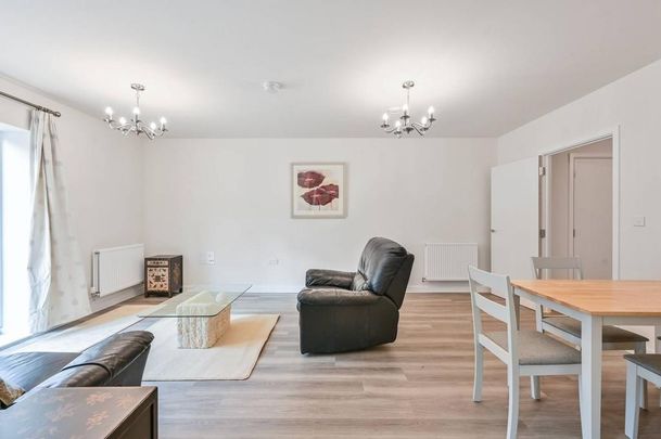 3 bedroom flat to rent - Photo 1