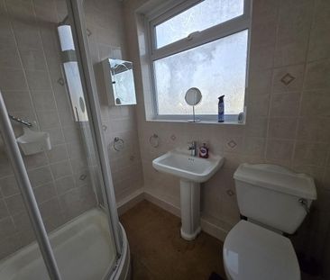 3 bedroom terraced house to rent - Photo 6