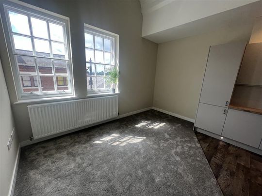 NewStreet, BURTON-ON-TRENT - Photo 1