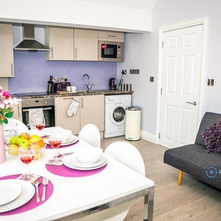 2 bedroom flat to rent - Photo 1