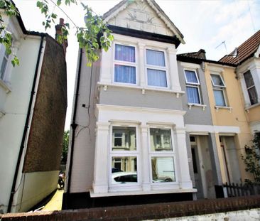 2 bedroom ground floor flat to rent - Photo 3