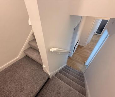 2 bedroom end of terrace house to rent - Photo 1