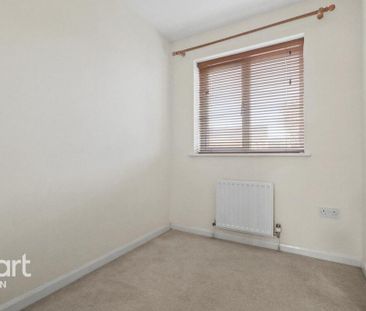 3 bedroom end of terrace house to rent - Photo 2