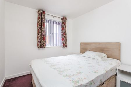 2 bedroom flat to rent - Photo 4