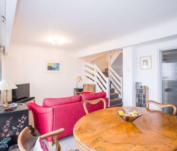 3 bedroom apartment to rent - Photo 2