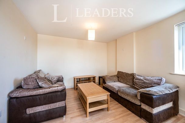 2 bedroom apartment to rent The Roundhouse, Gunwharf Quays, Portsmouth, PO1 - Photo 1