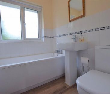 4 Bedroom Detached To Let - Photo 6