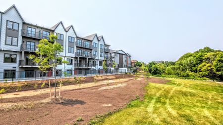 For Lease - 2635 William Jackson Drive Unit# 812, Pickering, Ontario - Photo 4