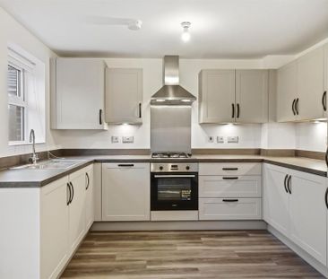 3 bedroom semi-detached house to rent - Photo 6