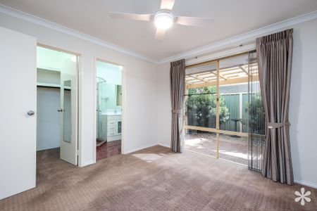 30 The Vale - Photo 4