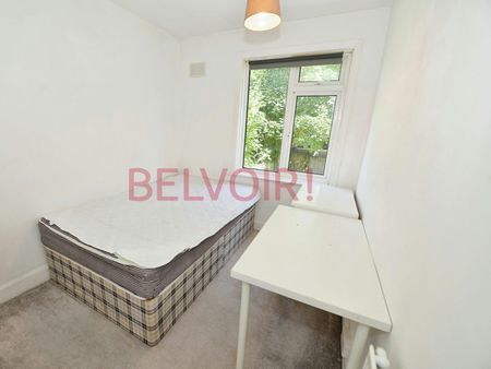 Semi-detached house to rent on - Photo 4