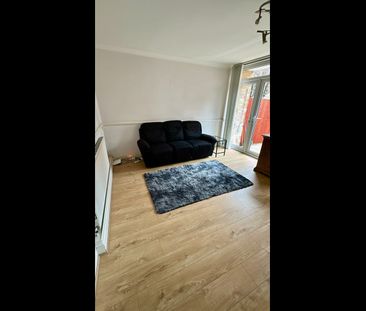 Room in a Shared Flat, Plough Way, SE16 - Photo 3