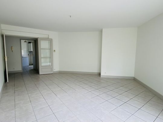 Appartement T2 avec balcon et parking - Photo 1