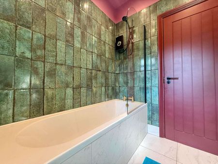 Stunning newly renovated House Share Room 2 - Photo 4