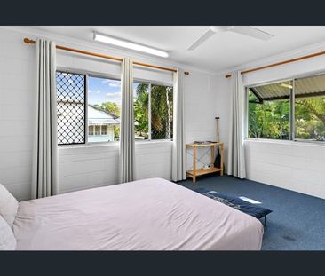 Two Bedroom Unit in Convenient Location - Photo 4