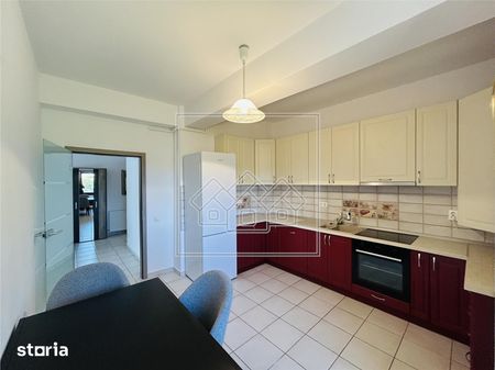 Apartament modern, 100 mp utili + terasa de 15 mp - Zona Sub Arini - Photo 2