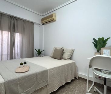 ¡Tu nueva habitación en Valencia te espera! - Photo 5